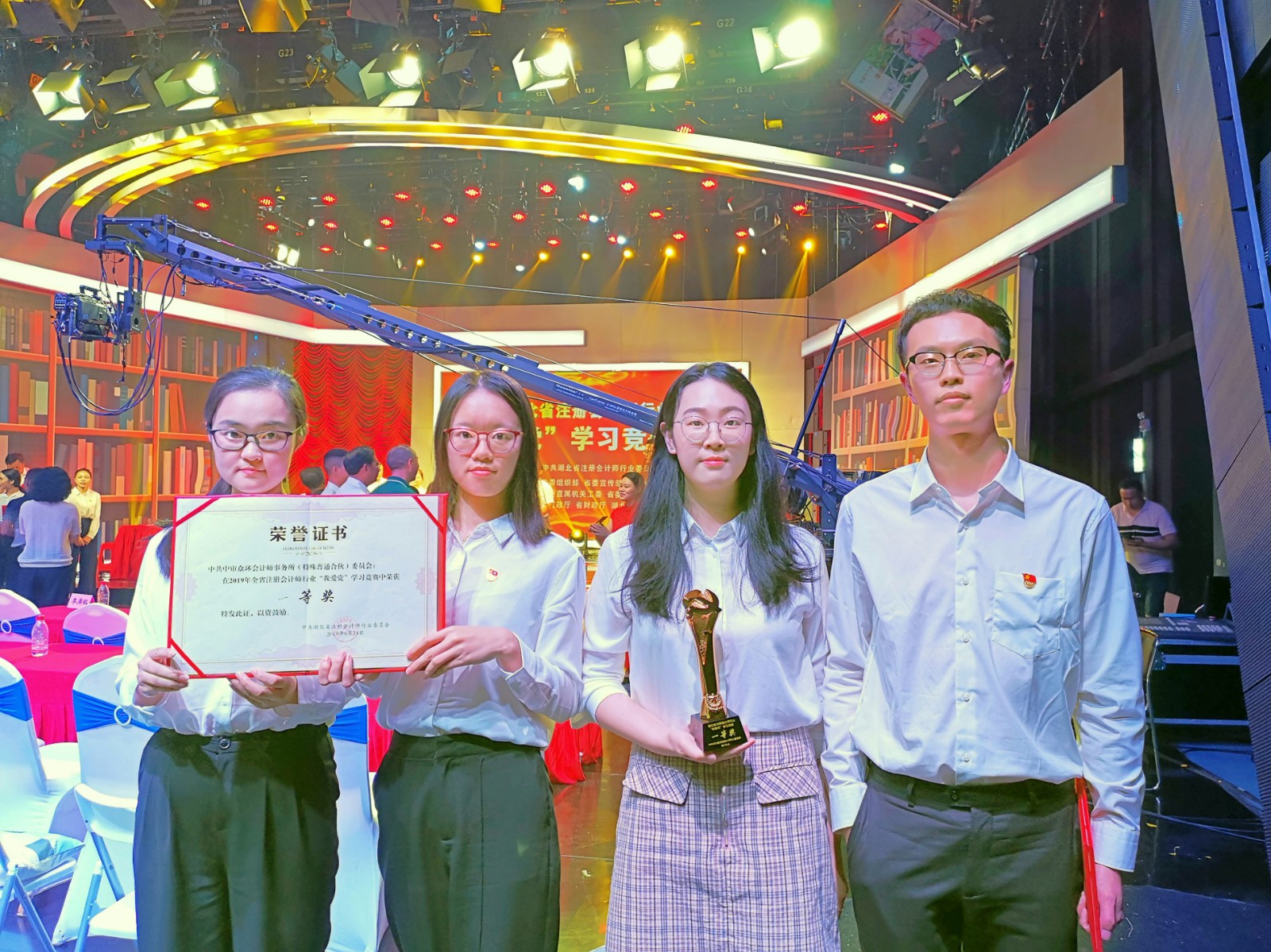 微信图片_20190625082953 修.jpg 微信图片_20190625082953 修.jpg